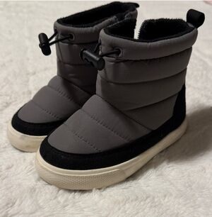 Cat & Jack ‘Keaton’ Gray and Black quilted Kids Snow Boots